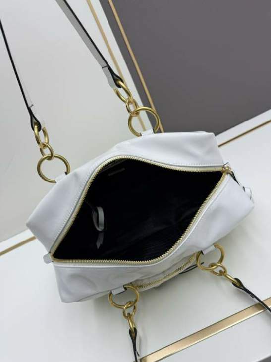 Picture of Prada Handbags _SKUfw185998991fw